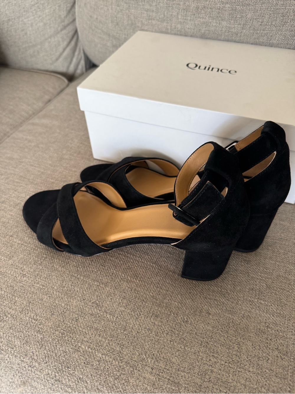 ✨ NWT Quince Italian Leather Crisscross Block Heel Sandals Black Suede. Size: 8 - Picture 8 of 10